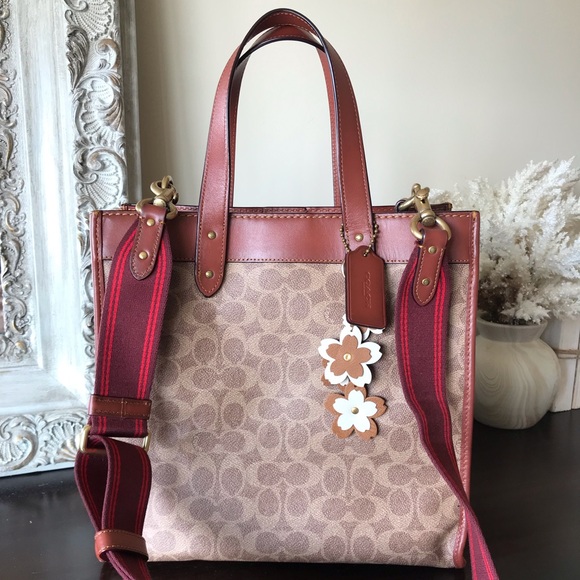 Coach Field Tote Crossbody In Sig Canvas + Leather With Horse And Carriage Print - Picture 1 of 16
